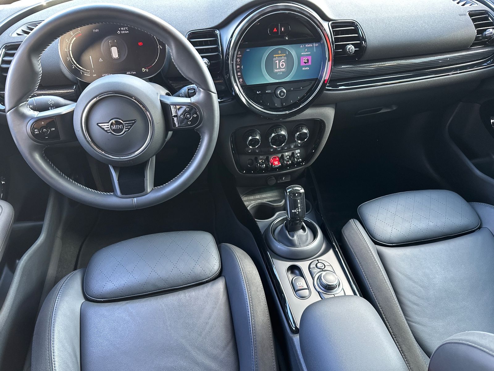 Fahrzeugabbildung MINI Cooper S Clubman Aut. Classic Black NAV+LED+KAM