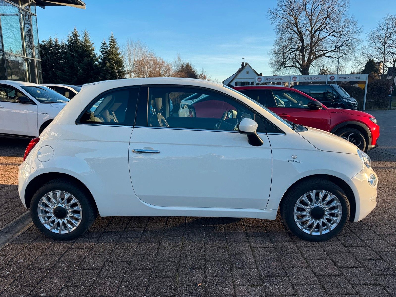 Fahrzeugabbildung Fiat 500  LOUNGE CARPLAY KLIMA DAB PDC TEMPOMAT