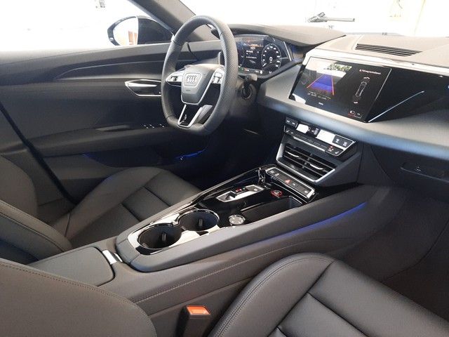 Fahrzeugabbildung Audi e-tron GT quattro PANO HeadUp StdHz Kamera ACC