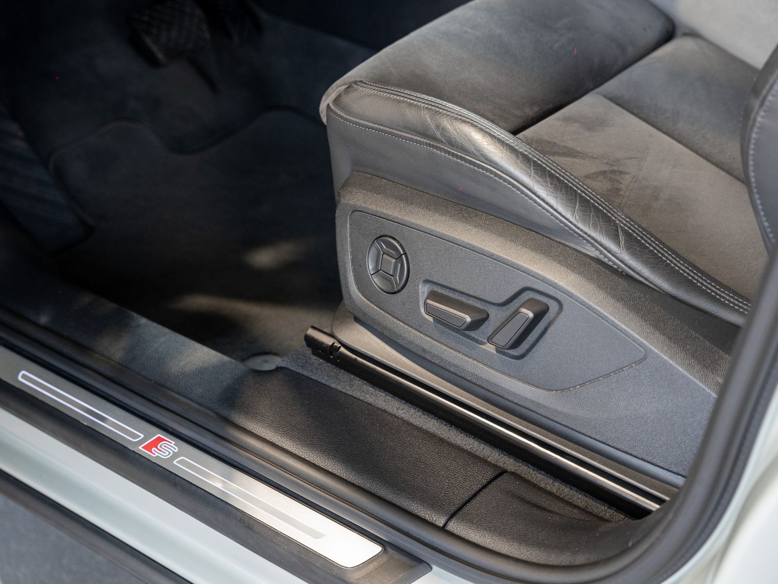 Audi Q3 Sportback S line S line 35 TDI quattro 110(15 foto 25