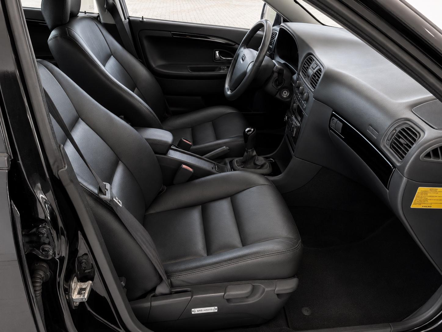 Volvo V40 2004 — photo 10