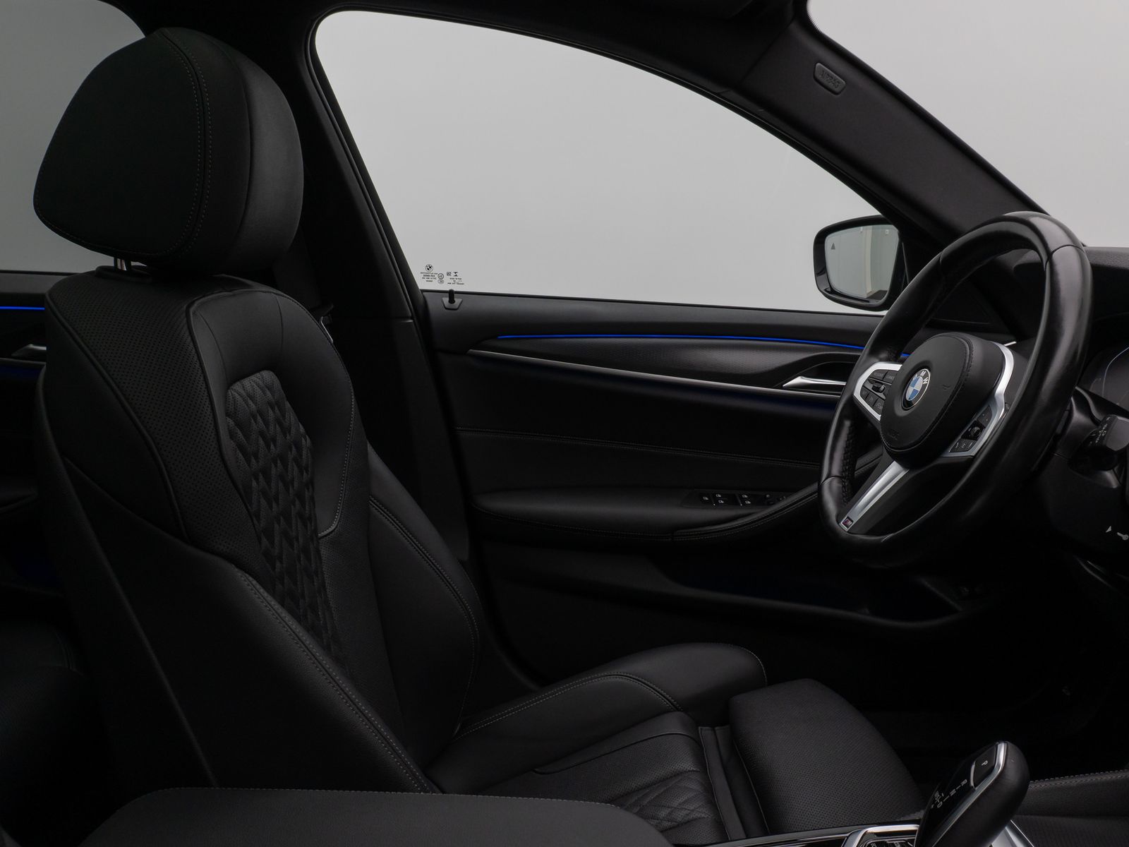 Fahrzeugabbildung BMW 530d M Sport Panorama Kamera Laser HUD DAB HiFi
