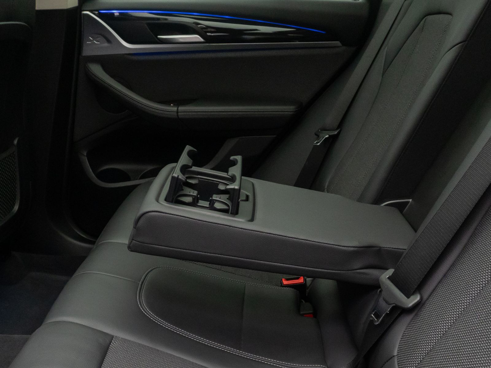 Fahrzeugabbildung BMW X3 xD20d xLine Panorama Sport Individual 18Zoll