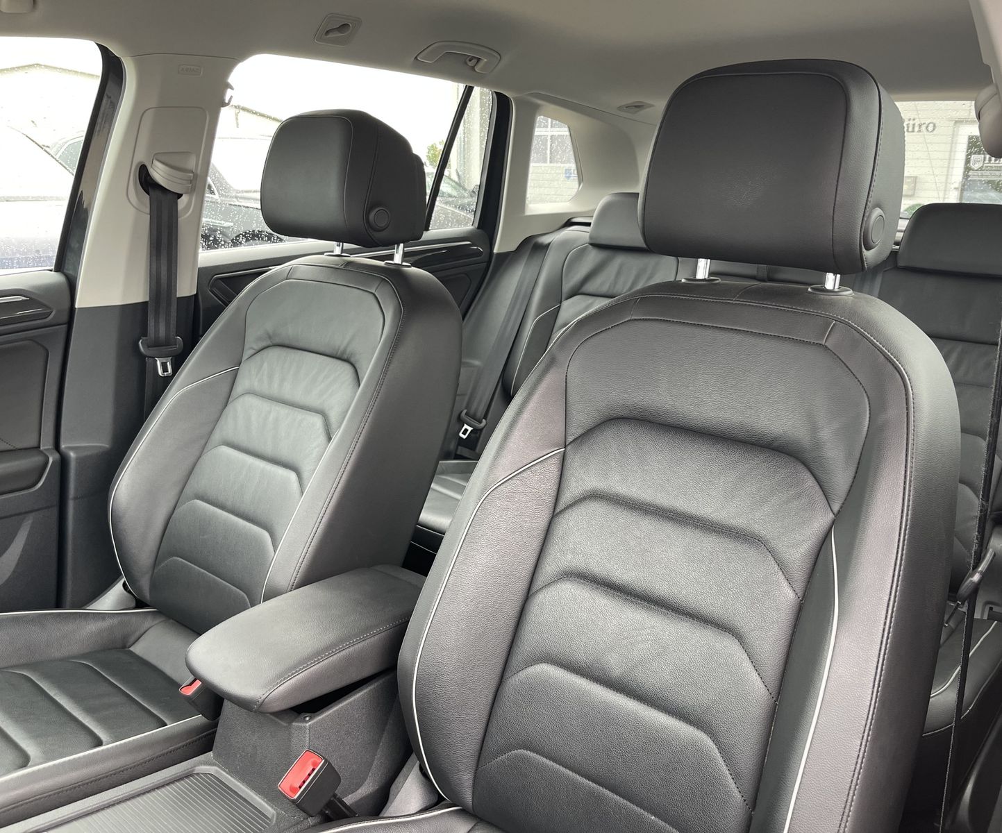 Fahrzeugabbildung Volkswagen Tiguan 2.0 TDI*4Motion*AHK*Leder*Cam*STHZ*HeadUp