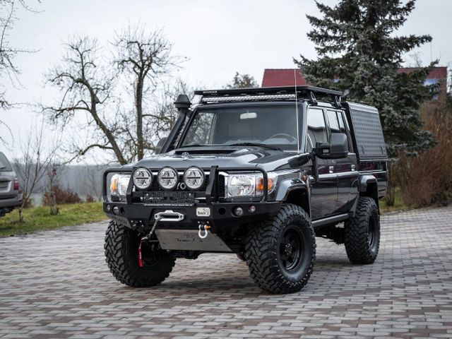 Toyota Land Cruiser GRJ79DC Tom's MännerCruiser