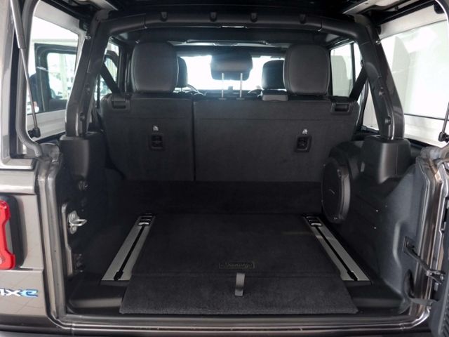 Fahrzeugabbildung Jeep Wrangler Sahara Unlimited 2.0 Plug-In | LED RFK