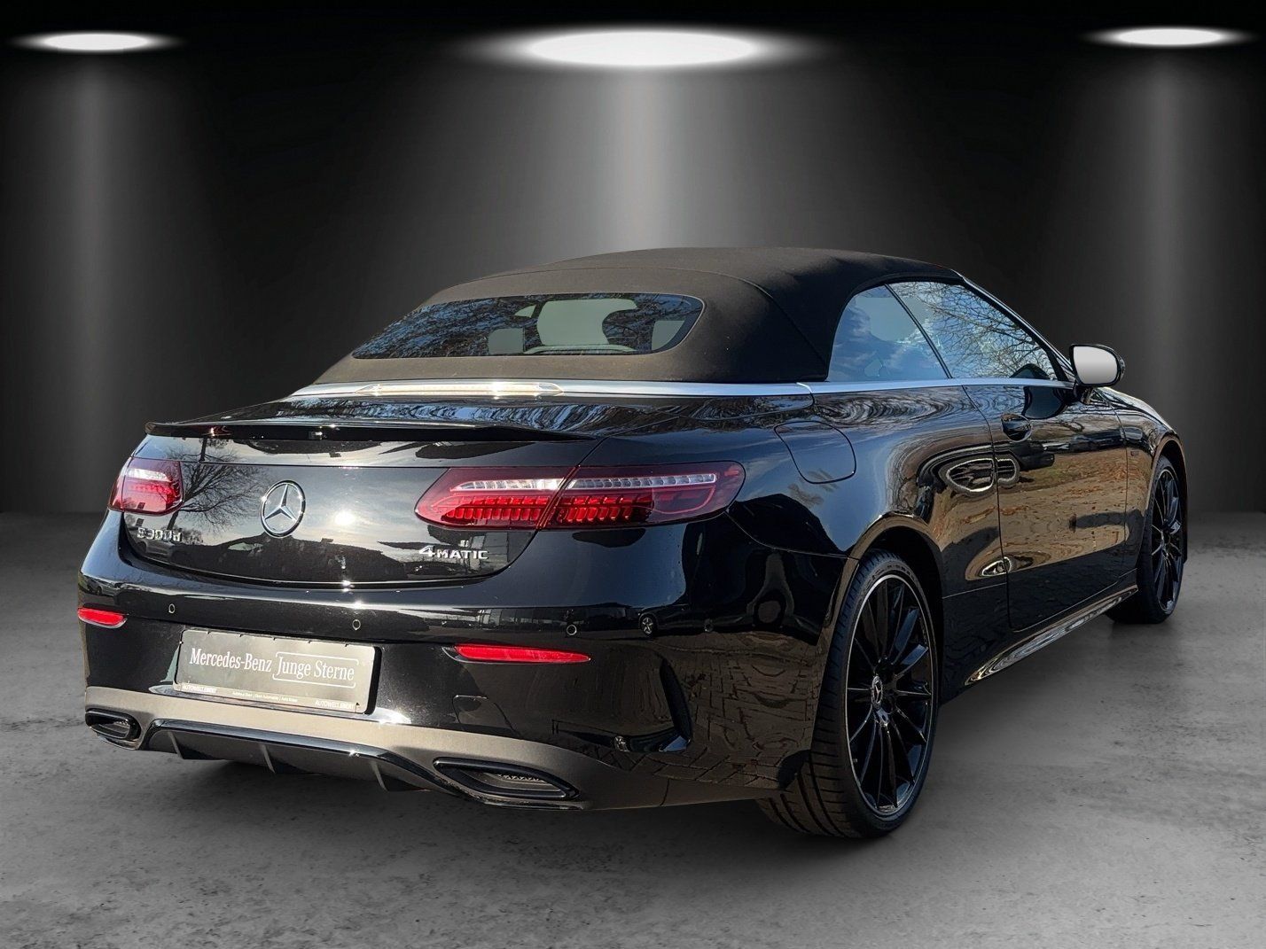 Fahrzeugabbildung Mercedes-Benz E300d 4M Cabrio AMG Night Edition Busin AIRSCARF