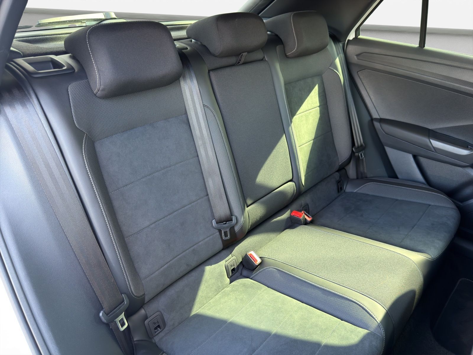 Volkswagen T-Roc - Bild 15