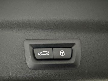 Fahrzeugverkauf 27 BMW X1 18 i sDrive M Sport Kamera Navi LED