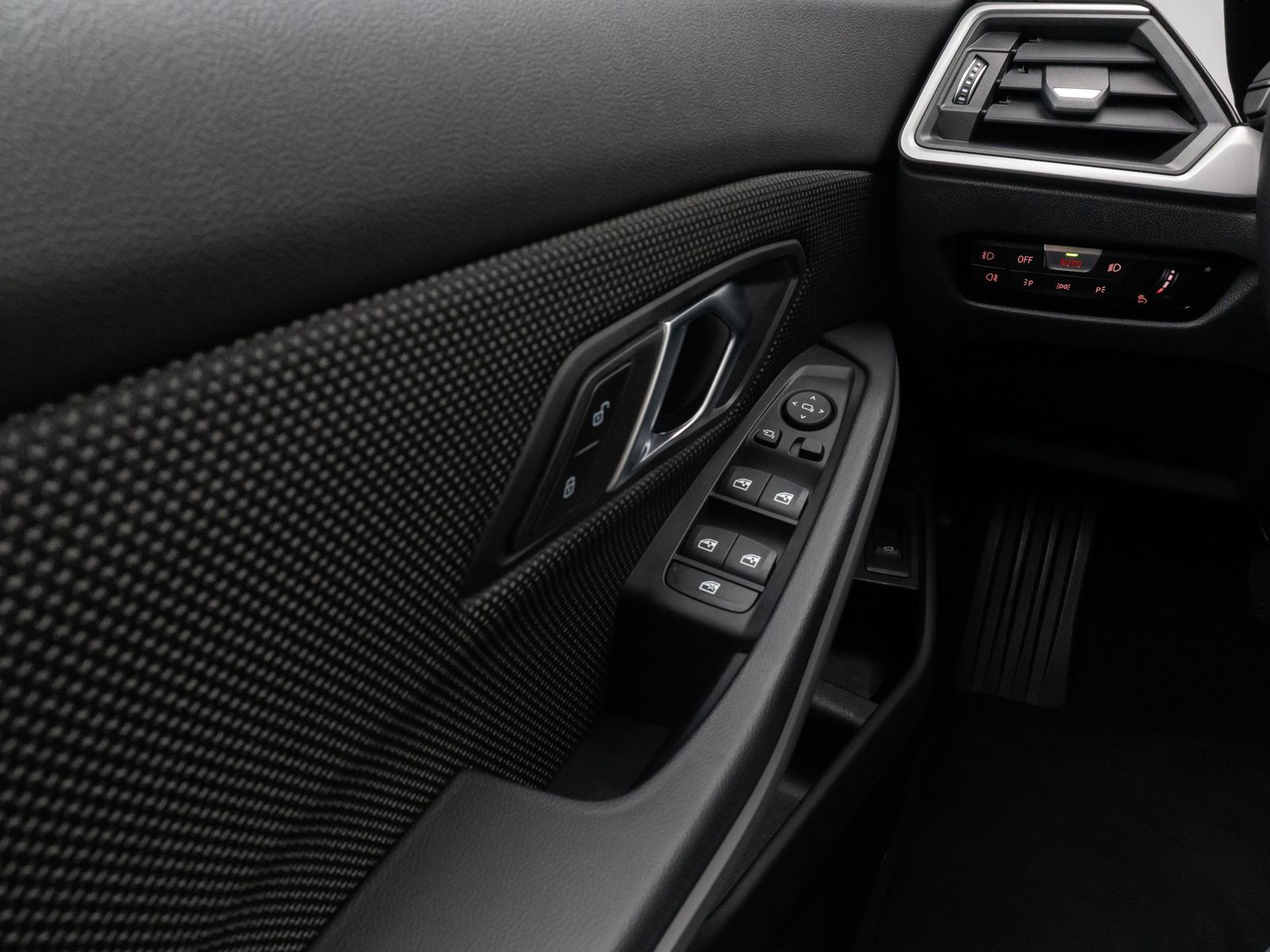 Fahrzeugabbildung BMW 320d xD DAB PDC CockPitPrGeschwindigkeitsreg