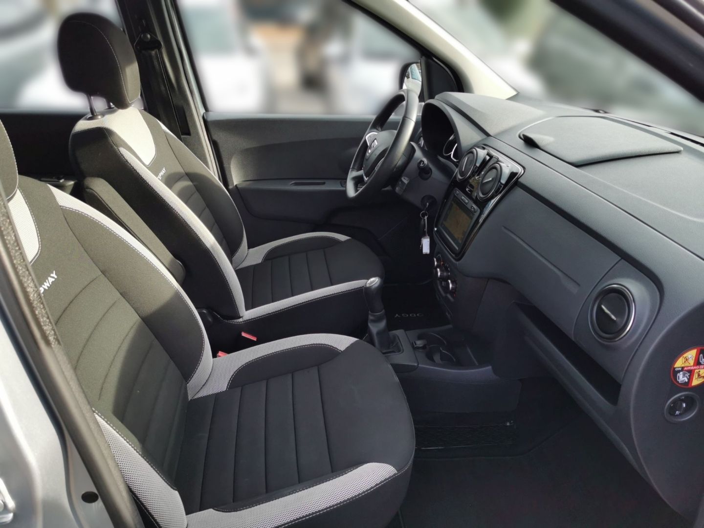 Fahrzeugabbildung Dacia Lodgy Stepway 1.6 SCe100 Navi SHZ Kamera 7-Sitze