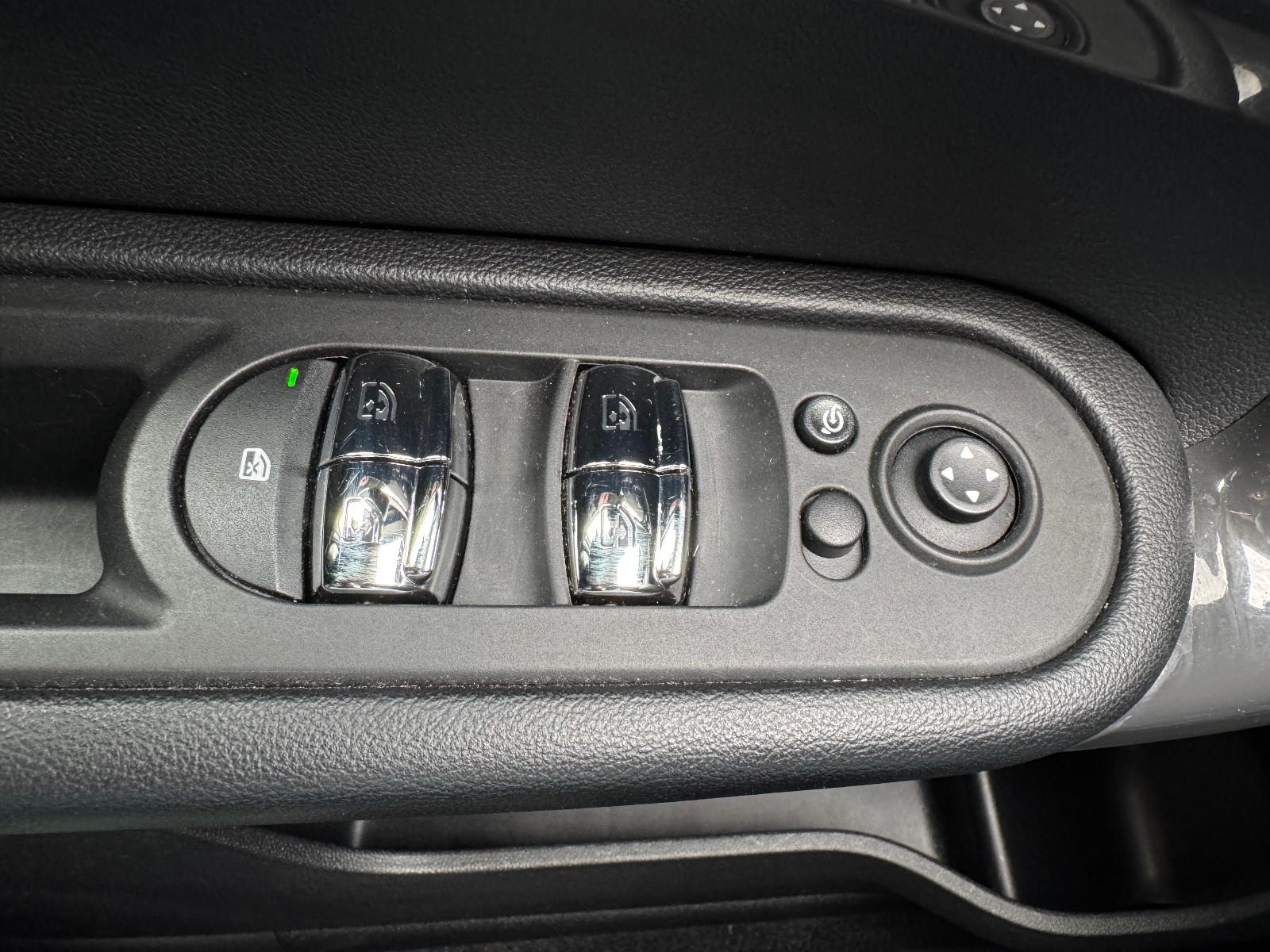 MINI Countryman S Autom.*NAVI*RüKAMERA*