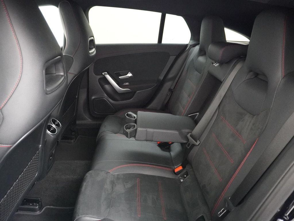 Mercedes-Benz CLA 180 Shooting Brake Star Edition AMG Line