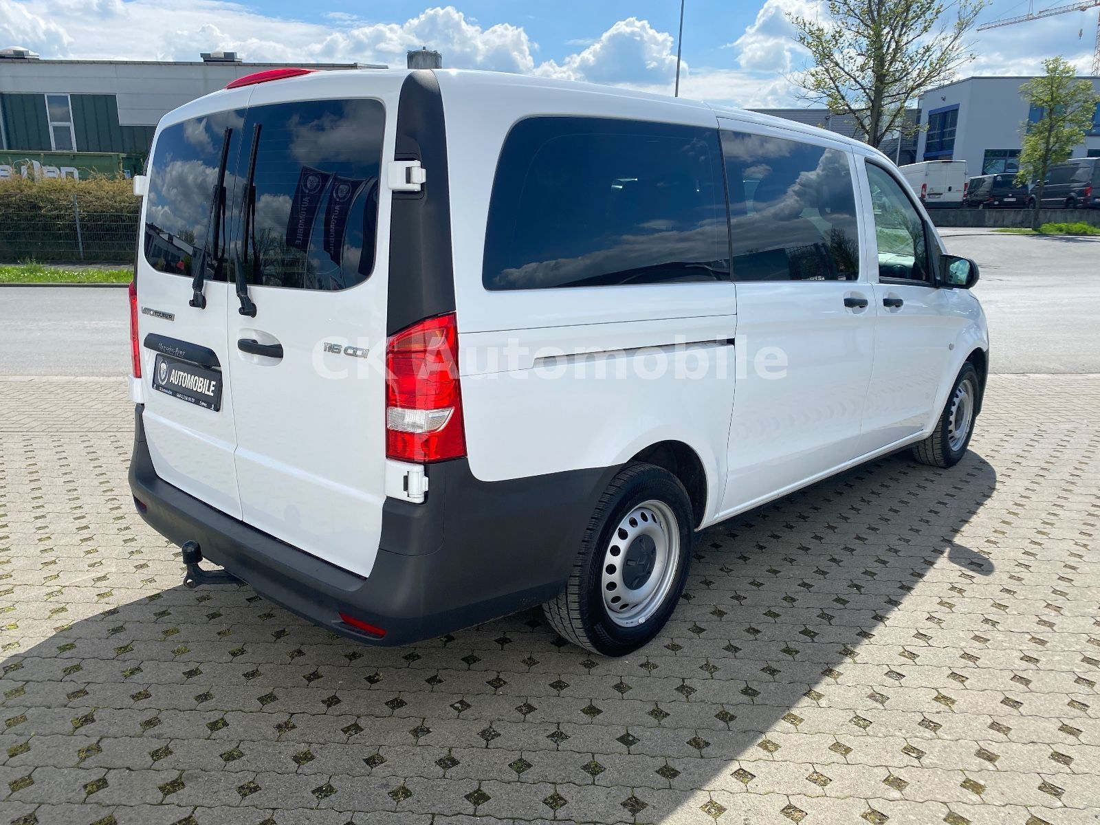 Fahrzeugabbildung Mercedes-Benz Vito Tourer 116 Pro lang Autom./8 Sitze/Navi/Kam