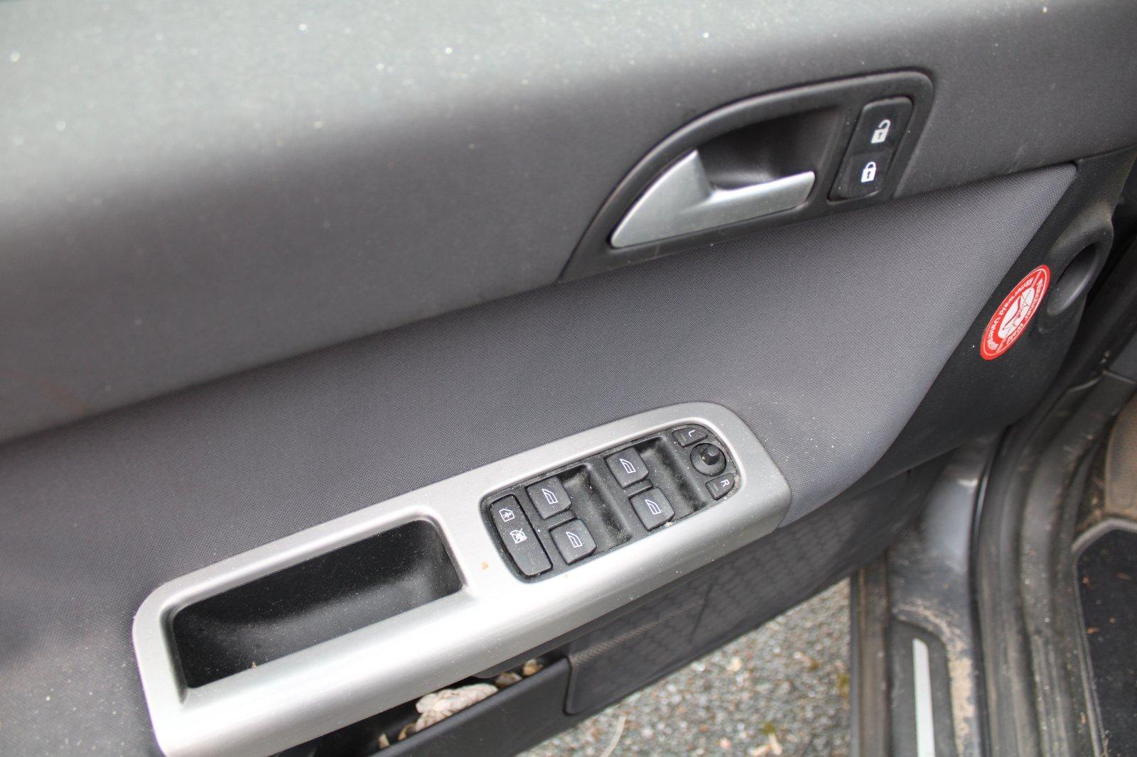 Volvo V50 2005 — photo 6