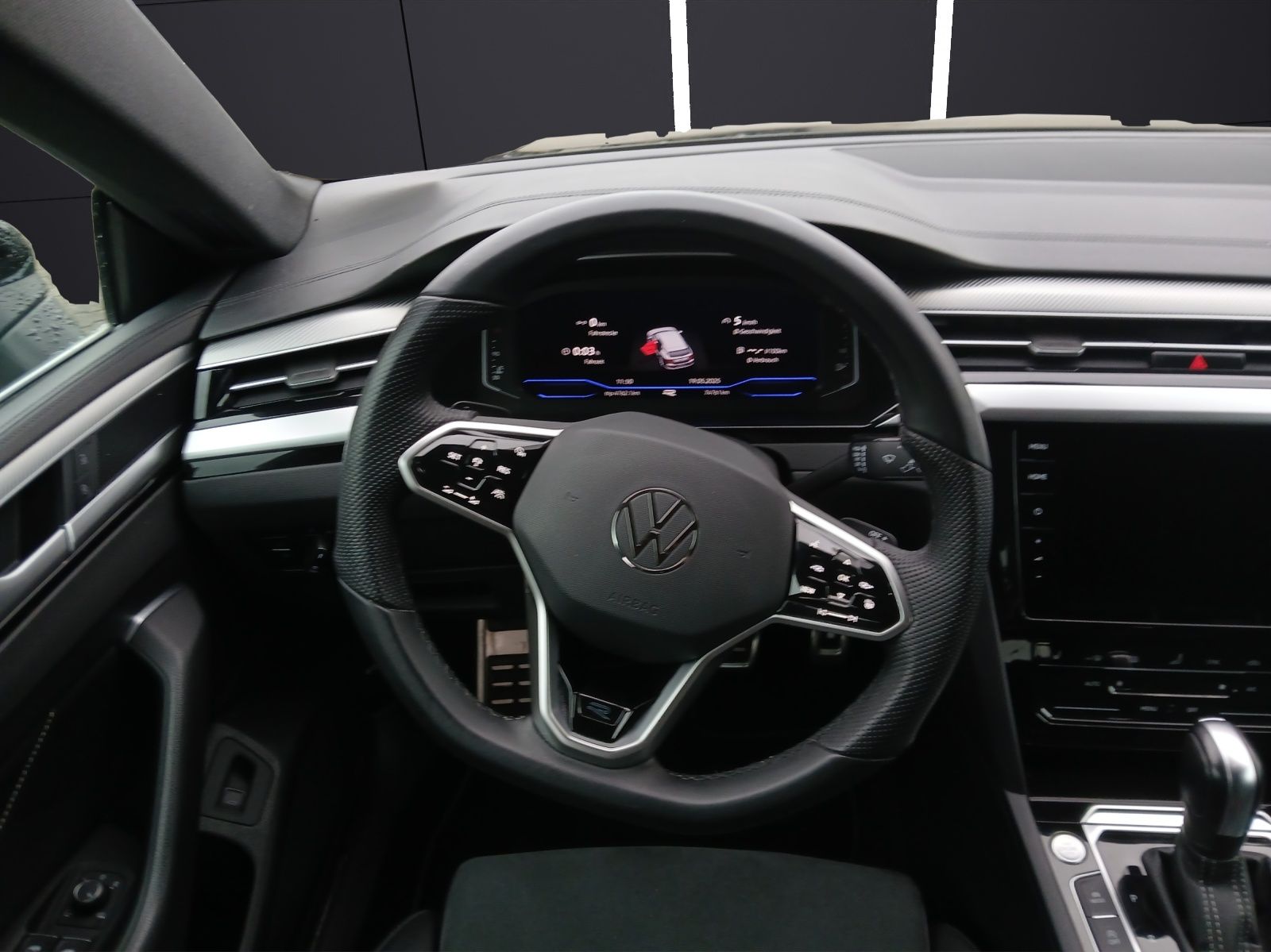 Fahrzeugabbildung Volkswagen Arteon SB TDI R-Line DSG 4M Matrix AHK AID ACC R