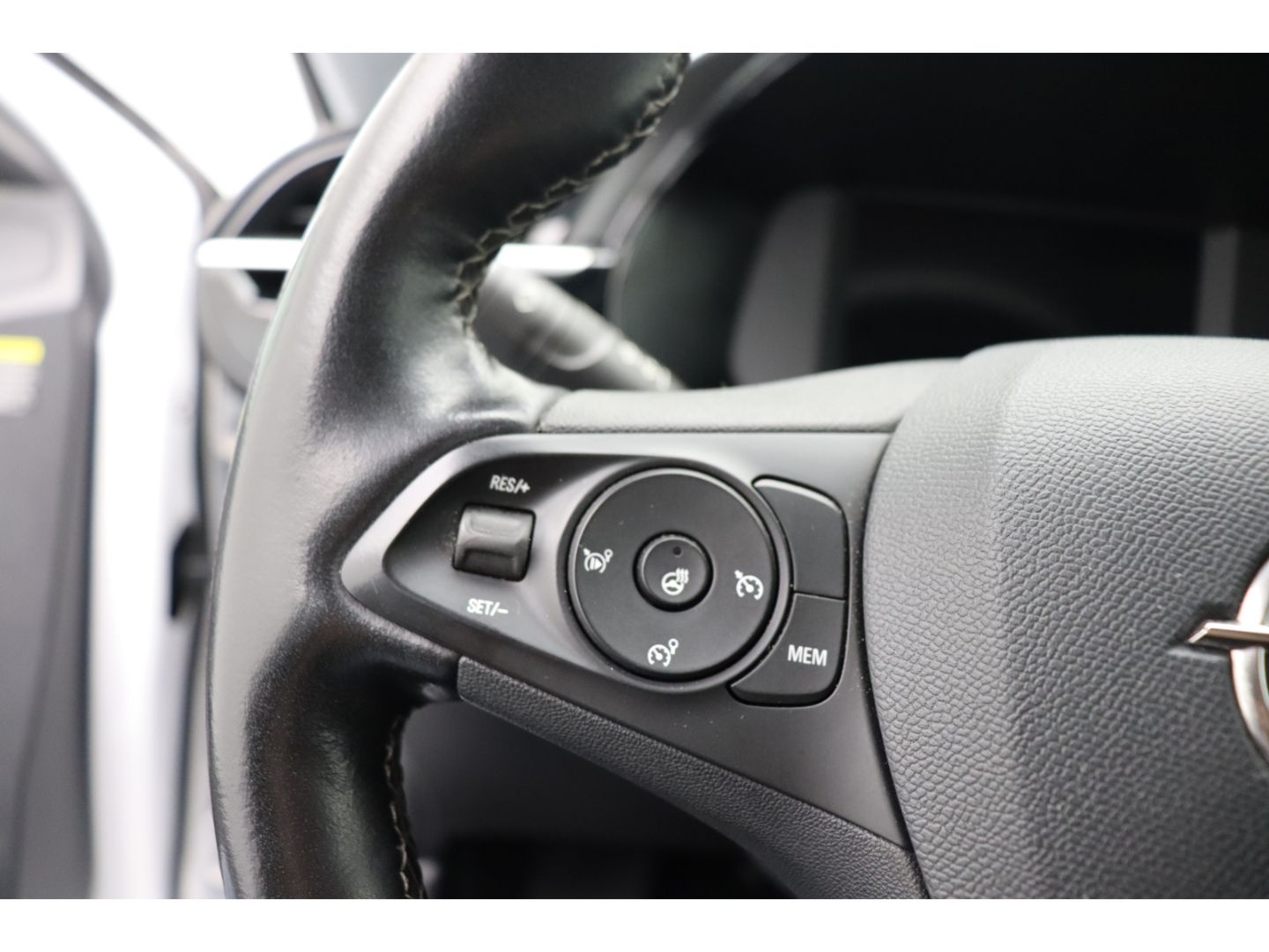 Fahrzeugabbildung Opel Corsa-e Corsa F e Elegance Kamera Sitzheizung