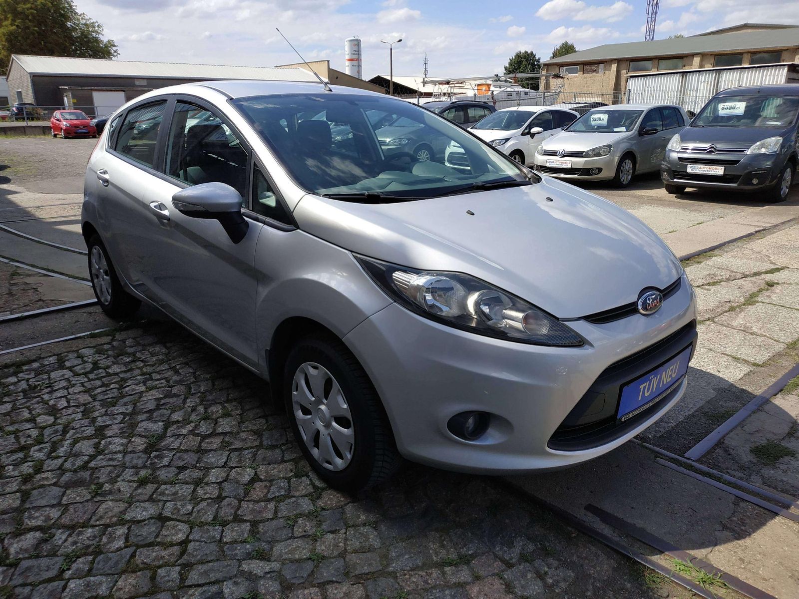 Fiesta Trend/ Automatik/ TÜV NEU/ neue Allwetter – Bild 1