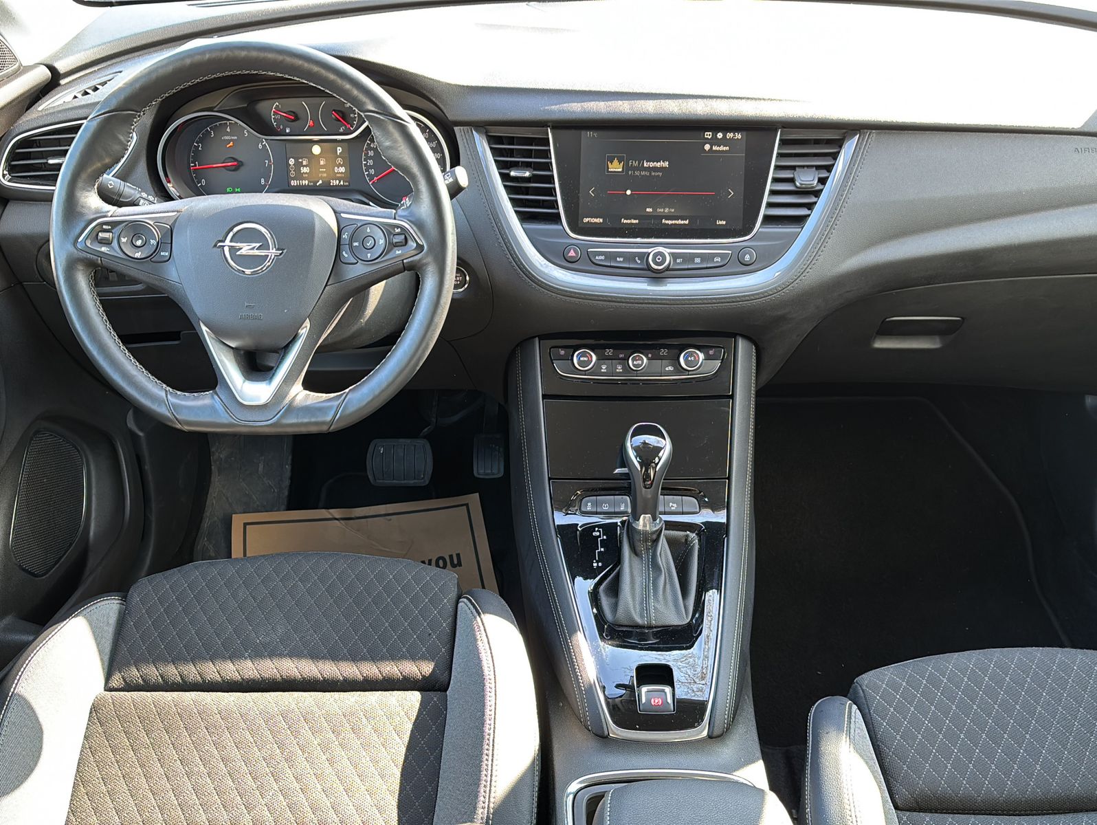 Fahrzeugabbildung Opel Grandland Elegance