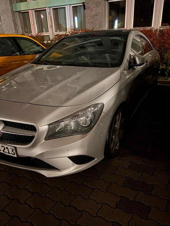 Mercedes-Benz CLA 200