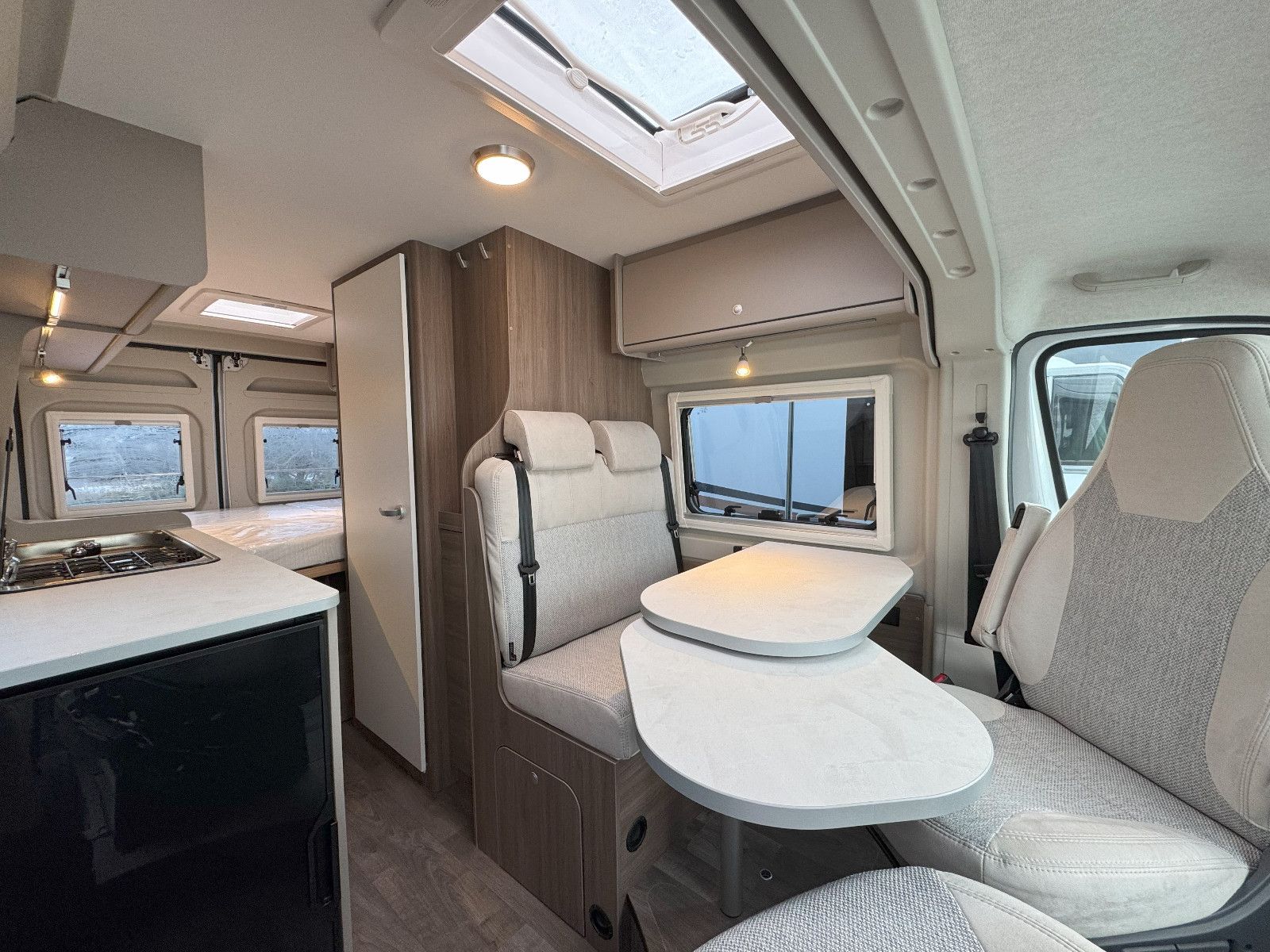 Fahrzeugabbildung Carado CV 600 Entry Van - Sie sparen: 7.365€!