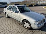 Mercedes-Benz C 220 SPORT Sport Baujahr 1994 - Mercedes-Benz C 220 mit Benzin-Antrieb: Limousine, Automatik