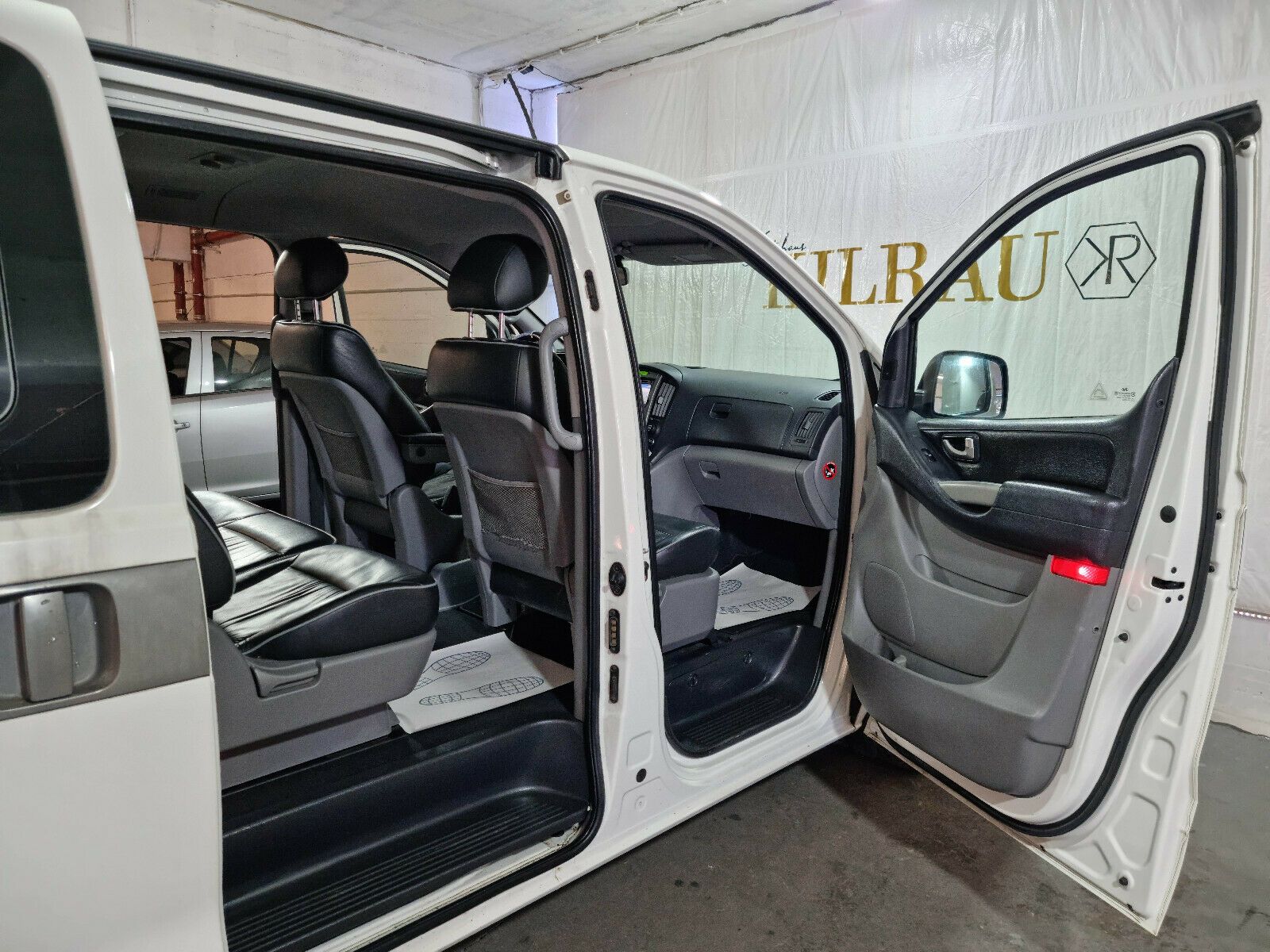 HYUNDAI H-1 Travel Premium 8-Sitzer Familienbus