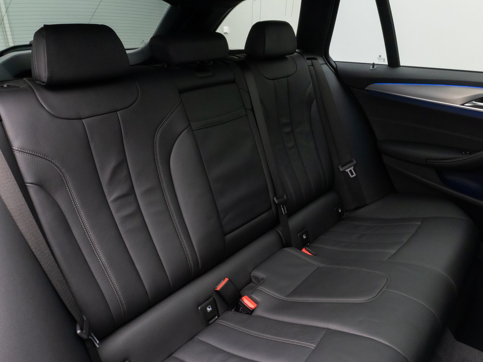 Fahrzeugabbildung BMW 530d xD M Sport Panorama Kamera HUD H/K Komfort