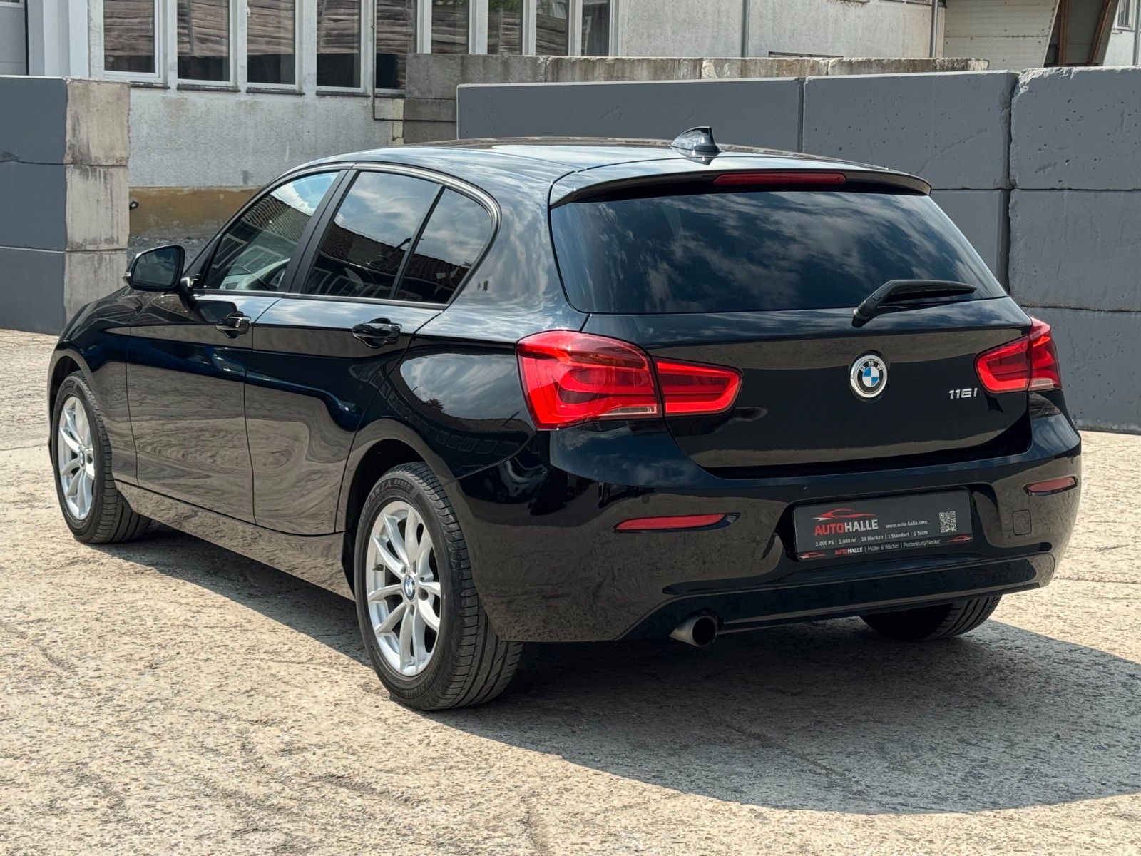 Fahrzeugabbildung BMW 116i F20 Advantage Navi LED PDC SHZ