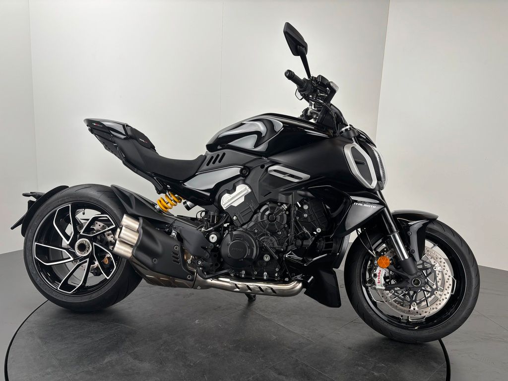 Fahrzeugabbildung Ducati DIAVEL V4 *1. HAND *TOP-ZUSTAND