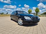 Mercedes-Benz S 320 Long W220 - Mercedes-Benz S 320 mit Benzin-Antrieb: Limousine, Automatik