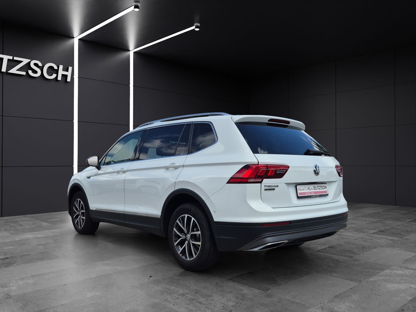 Fahrzeugabbildung Volkswagen Tiguan Allspace TSI Comfortline DSG LED Navi AID