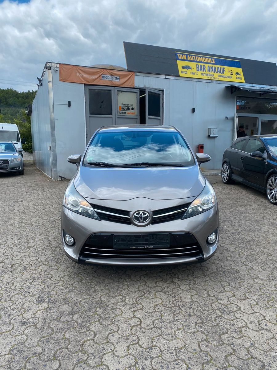 Fahrzeugabbildung Toyota Verso Comfort