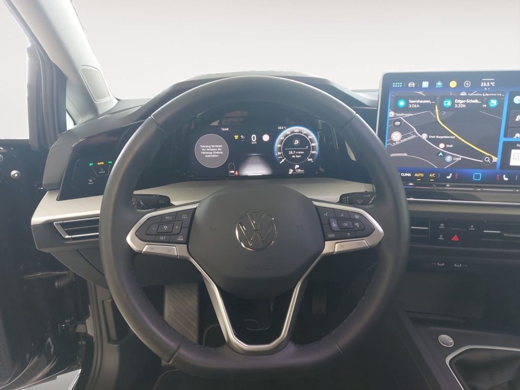 Fahrzeugabbildung Volkswagen Golf Variant 1.5 TSI Life Standheizung AHZV