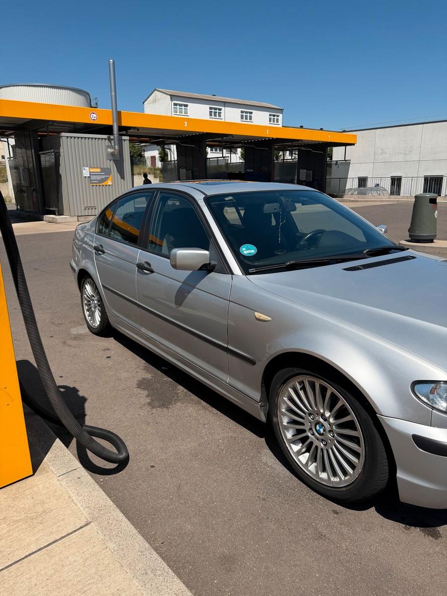 BMW 320