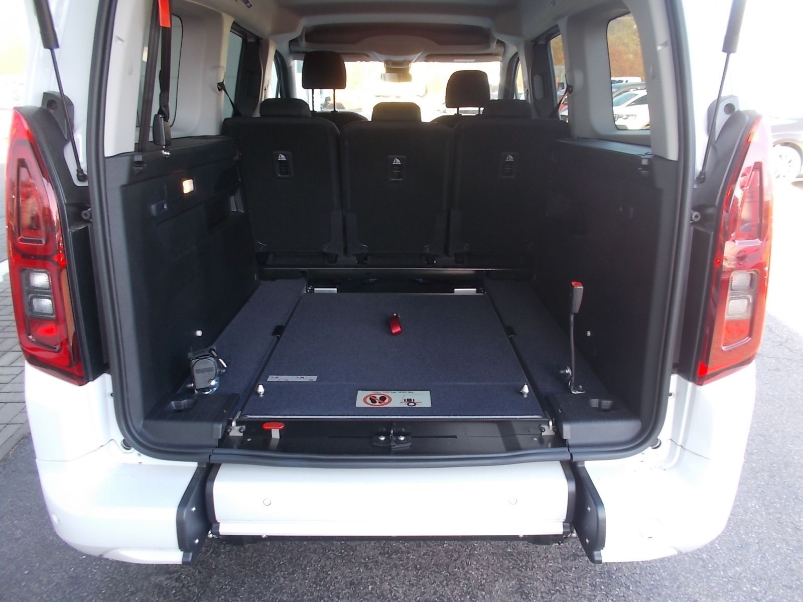 Fahrzeugabbildung Fiat Doblo 1.5 130 PS L2 Automatik AMF ROLLSTUHL