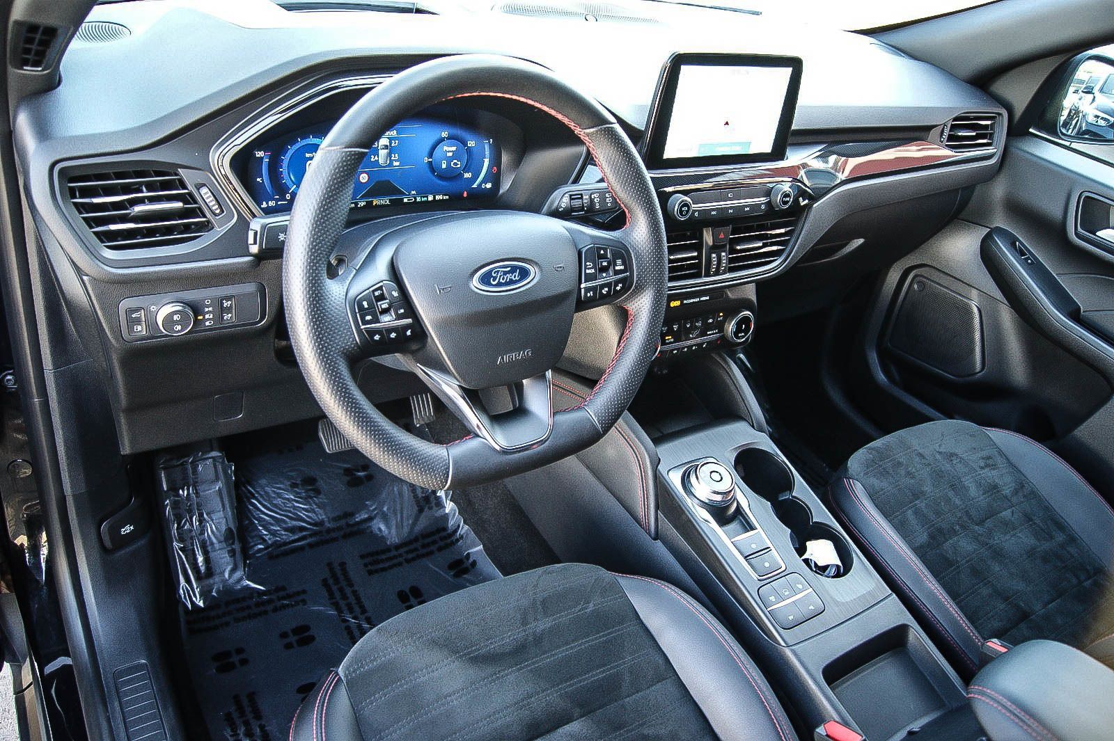 Fahrzeugabbildung Ford Kuga Plug-In Hybrid ST-Line X BODY-STYLE-PAKET