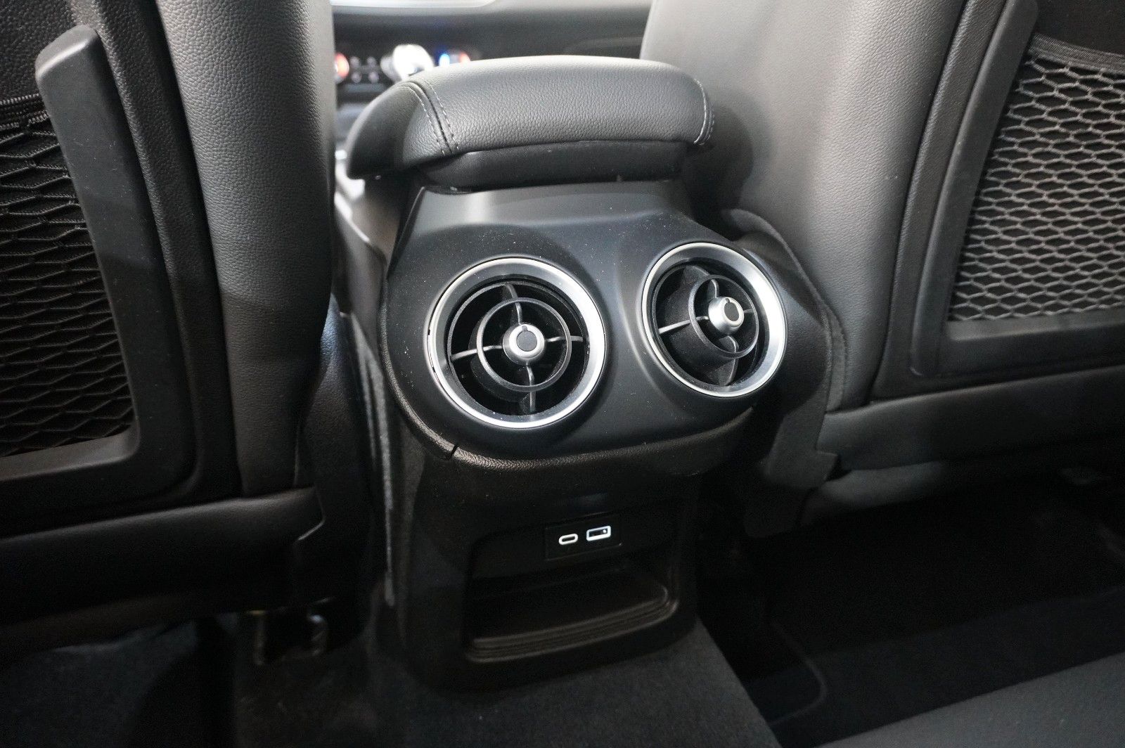 Fahrzeugabbildung Alfa Romeo Stelvio 2.2D VELOCE Q4 NAVI/LED/KAMERA/MATRIX/SH