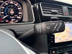 Fahrzeugabbildung Volkswagen Golf VII Variant 1.5 TSI Highline *PANO*R-LINE*