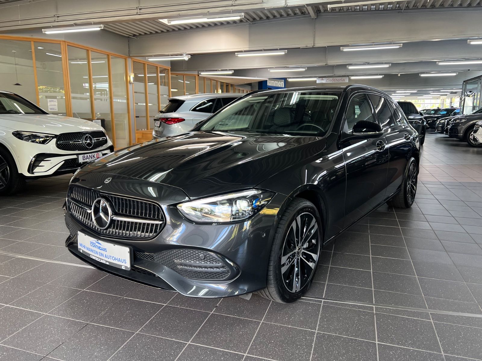 Mercedes-Benz C 300e Avantgarde Night 2x Advanced+Assistenz imagem 2