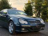 Mercedes-Benz C 320  Sportcoupe Aut Klima Navi PDC - Mercedes-Benz C 320 mit Benzin-Antrieb