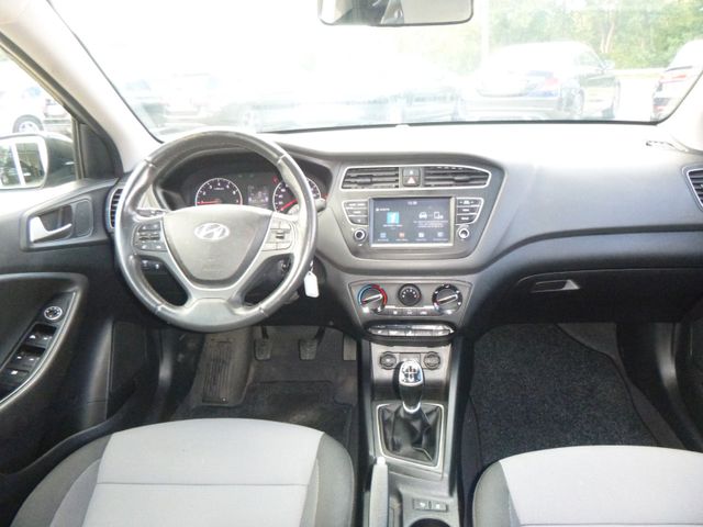 Fahrzeugabbildung Hyundai i20 YES! >49.000KM/Sitzheiz/Kamera/Einparkhilfe<