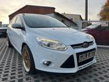 Ford Focus 2.0 TDCI Automatik *Bi-Xenon*Leder*Sitzhzg - Ford Focus: Tdci 2l