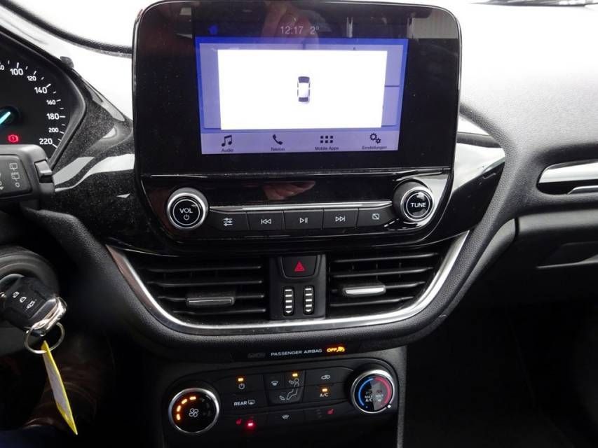 Fahrzeugabbildung Ford Fiesta 1.1 Cool & Connect ALW-Reifen