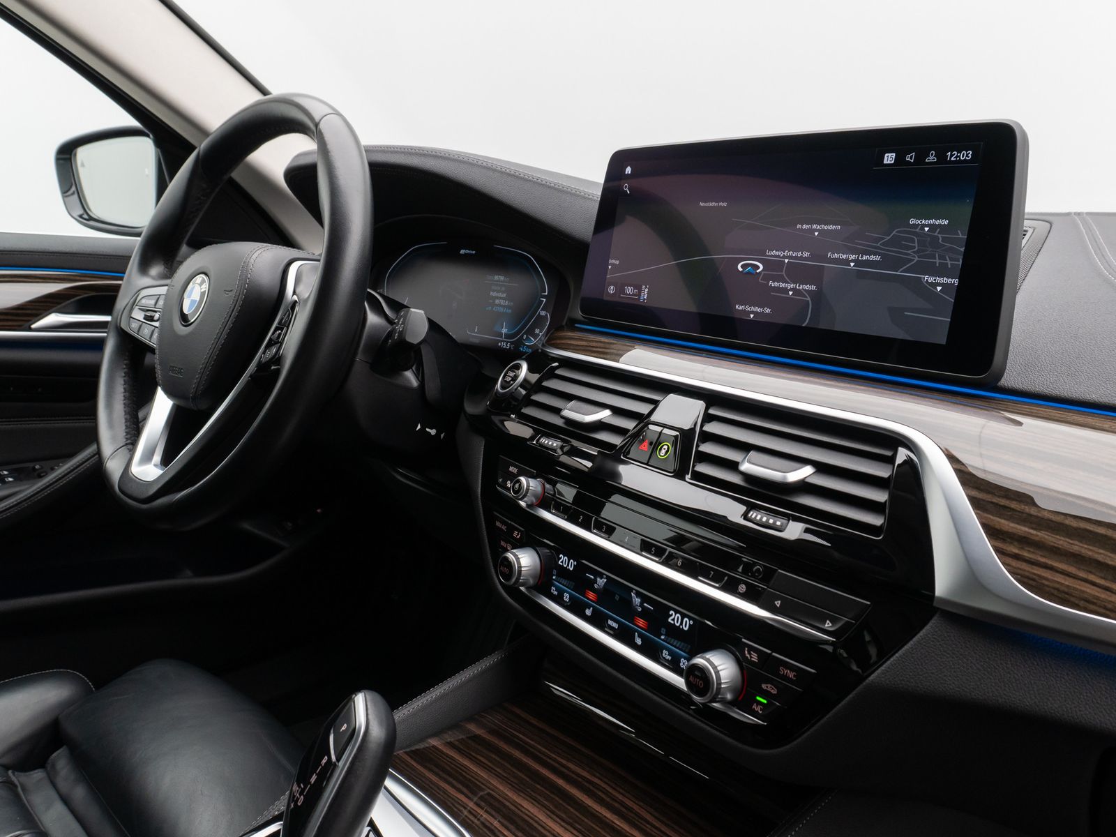 Fahrzeugabbildung BMW 530e  Luxury Line Kamera Laser HUD HiFi Komfort