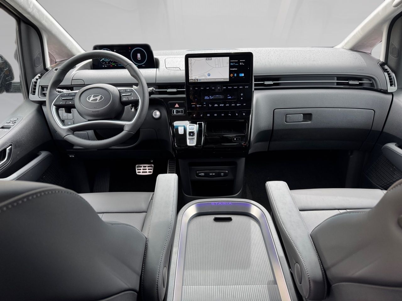 Fahrzeugabbildung Hyundai STARIA SIGNATURE *PANORAMADACH* 2xKlima 360 ACC