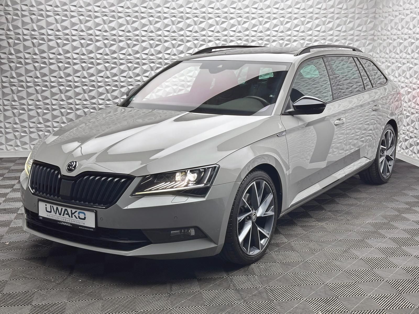Fahrzeugabbildung SKODA Superb Sportline 2.0 TDI/BLACK-EDITION/PANO/VIRT