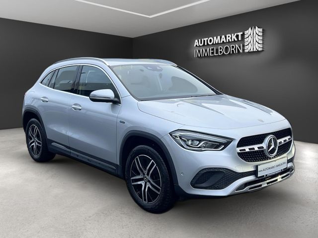 MERCEDES-BENZ GLA 250 e LED*Leder*Kamera*Navi*DigTacho*STHZG