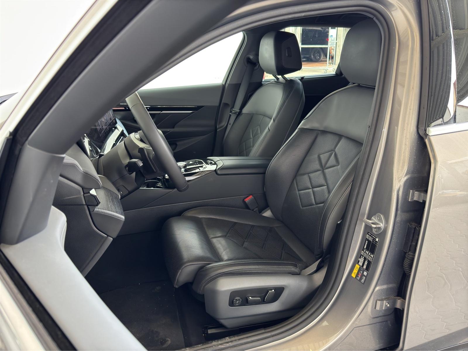 BMW 530e xDrive Tour. Navi.LED.AHK.SHZvo+hi.KomfZg