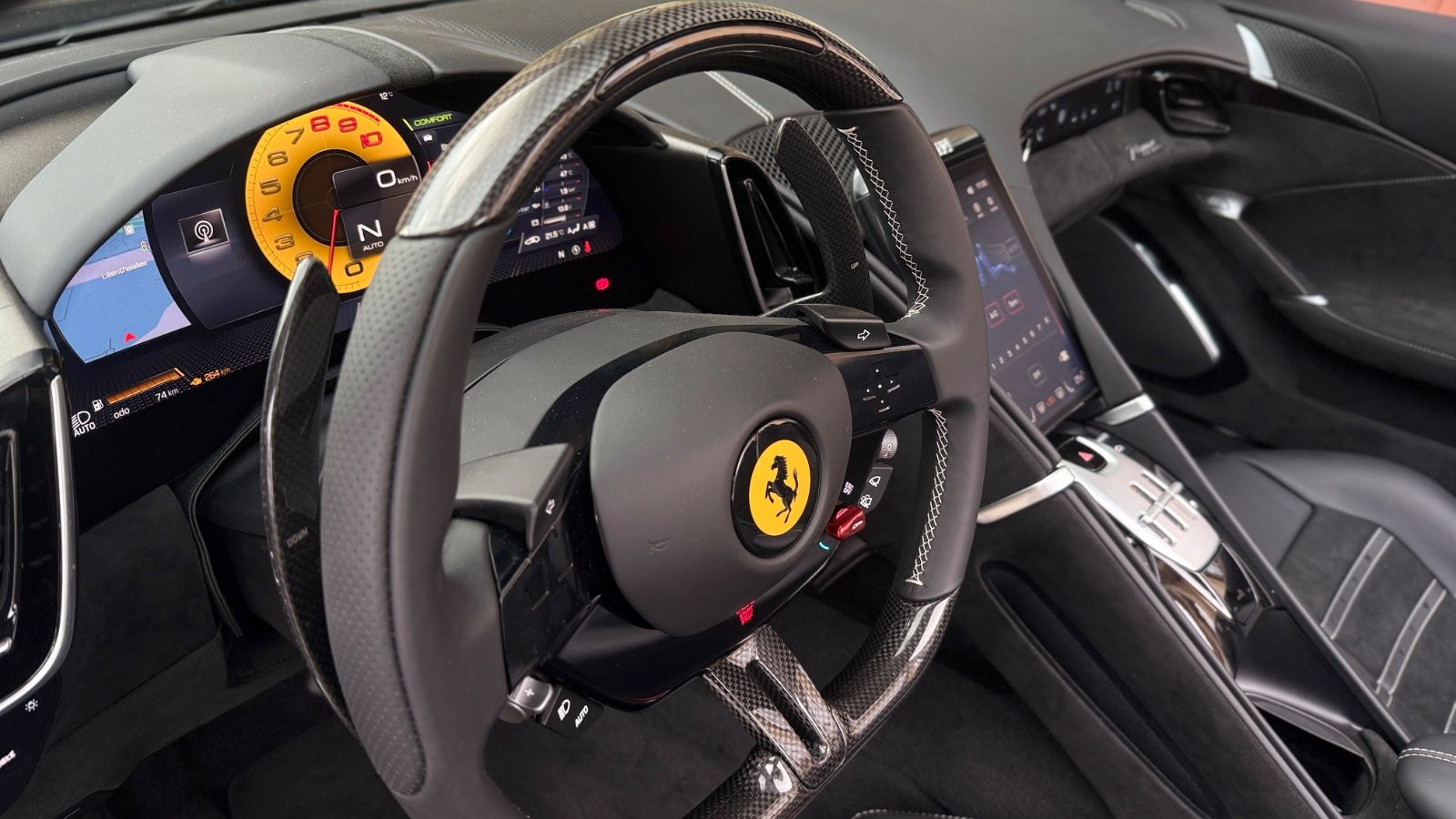 Fahrzeugabbildung Ferrari Roma Spider*Full Carbon*Painted Shields*Daytona